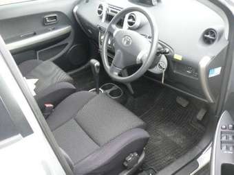 2002 Toyota ist Images