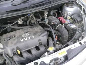 2002 Toyota ist Pics