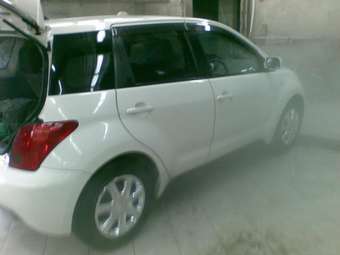 2002 Toyota ist Pictures