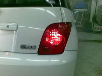 2002 Toyota ist Photos