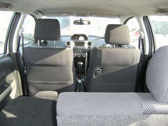 2002 Toyota ist Pictures