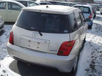 2002 Toyota ist Pictures