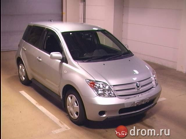2002 Toyota ist