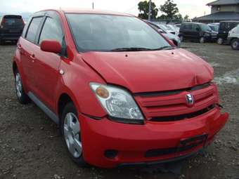 2002 Toyota ist Photos