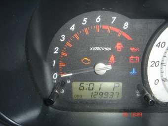 2002 Toyota ist Images