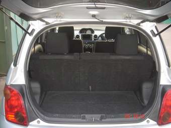 2002 Toyota ist Pics
