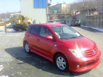 2002 Toyota ist Photos