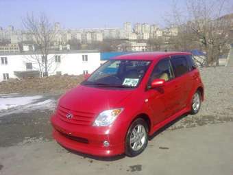2002 Toyota ist Photos