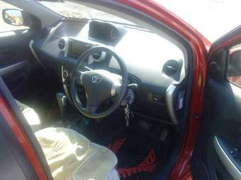 2002 Toyota ist Images
