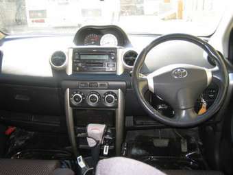2002 Toyota ist Pictures