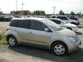 2002 Toyota ist