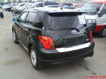 2002 Toyota ist Pictures