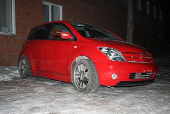 2002 Toyota ist Images