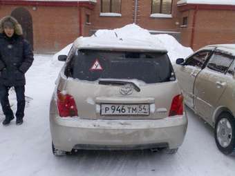 2002 Toyota ist Pictures