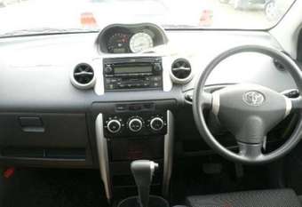 2002 Toyota ist Pics