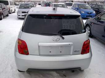 2002 Toyota ist Pics