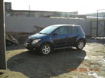 2002 Toyota ist Pictures