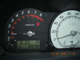 2002 Toyota ist Photos