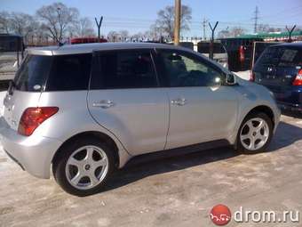 2002 Toyota ist Pictures