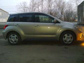 2002 Toyota ist Pics