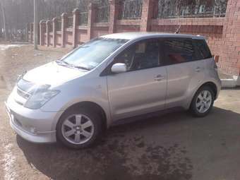 2002 Toyota ist Photos