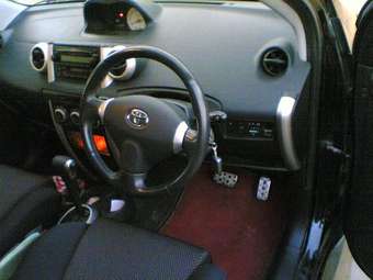 2002 Toyota ist Pictures