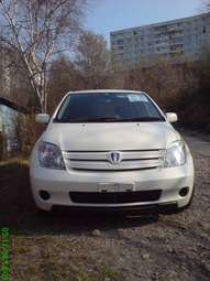 2002 Toyota ist Pictures