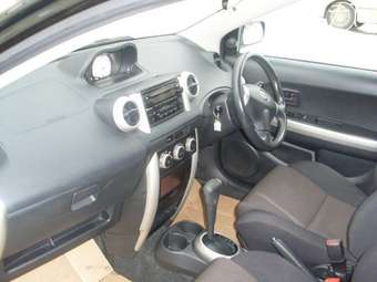 2002 Toyota ist Pictures