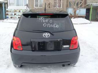 2002 Toyota ist Pics