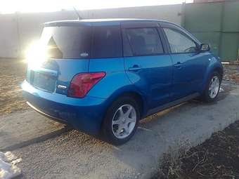 2002 Toyota ist Pictures
