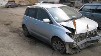 2002 Toyota ist Photos