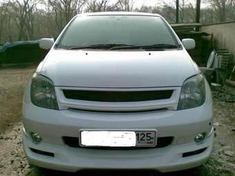 2002 Toyota ist Pics
