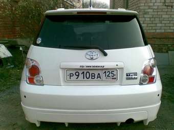 2002 Toyota ist Pictures