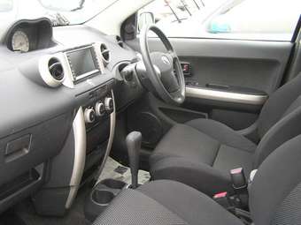 2002 Toyota ist Photos