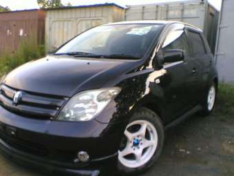 2002 Toyota ist Pictures