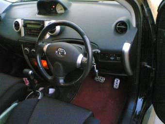 2002 Toyota ist Pictures