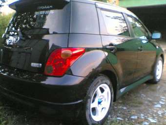 2002 Toyota ist Photos