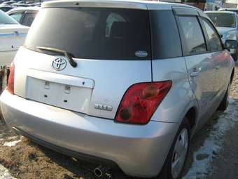 2002 Toyota ist Pictures