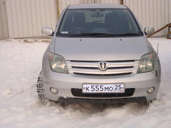 2002 Toyota ist Photos