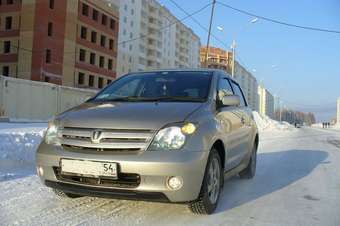 2002 Toyota ist Pictures
