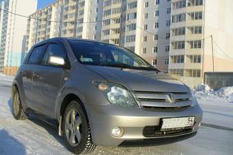 2002 Toyota ist Photos