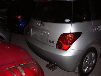 2002 Toyota ist Pics