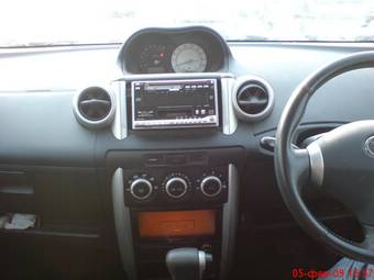 2002 Toyota ist Pics