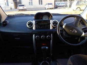 2002 Toyota ist Pics