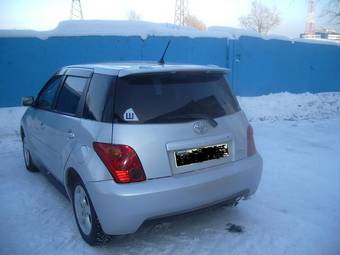2002 Toyota ist Pictures
