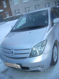 2002 Toyota ist Pictures