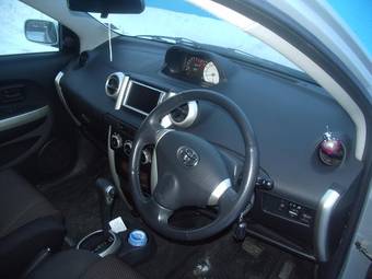 2002 Toyota ist Photos