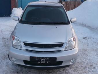 2002 Toyota ist Pictures