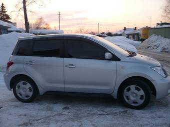 2002 Toyota ist Pics