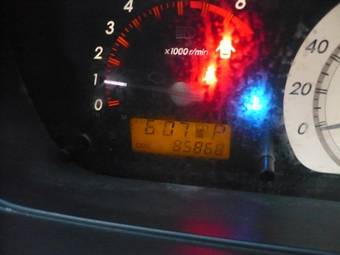 2002 Toyota ist Photos